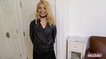 i'm sophia sweet fingering my shaved pussy wildly
