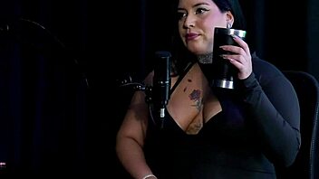 começou com massoterapeuta mas ela mama senta e goza pri melancia