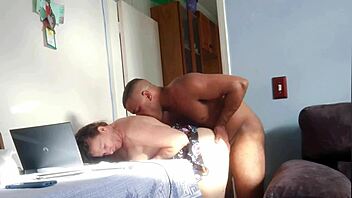 Fucking Sexy Milf While She Chats On Phone