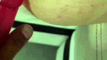 Gamer girl squirts wildly during freeuse anal facial