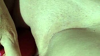 wanna munch this housewife's new clit toy to screaming orgasm?