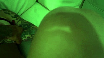 Gamer girl squirts wildly during freeuse anal facial