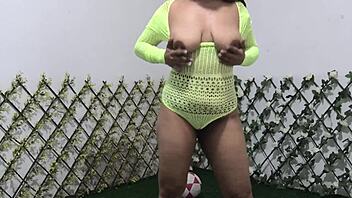 wanna watch latina milf exotic dance big tits shaking wet