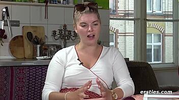 Düsseldorf Azubi fingers wet shaved pussy passionately on cam now!