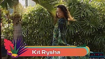kit rysha strips petite asian tits in outdoor softcore