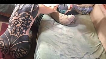 Dreadlocks Tattoo Babe's Quick Latex Anal Fisting Solo