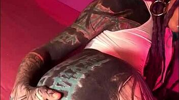 Dreadlocks Tattoo Babe's Quick Latex Anal Fisting Solo