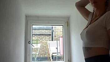 i crave sucking that big american bull as british redhead