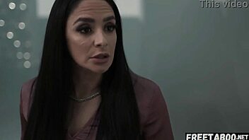 Sheena Ryder seduces Ricky Spanish cheating on boyfriend