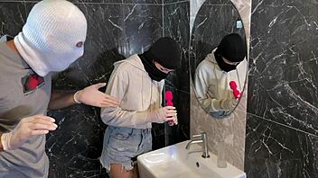 Breaking In House For Bed-Rocking Hardcore Fuck