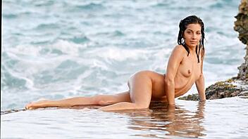 hey beautiful lady, wanna model for me now?