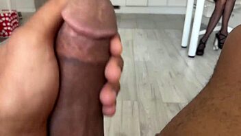wanna feel this bbc handjob grip? 🍆✋💦
