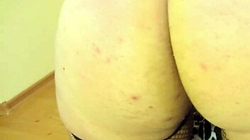 Plump Big Ass Beauty Fingers Hairy Wet Pussy