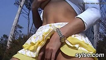 Beach Flirt Turns Train Virgin Pop