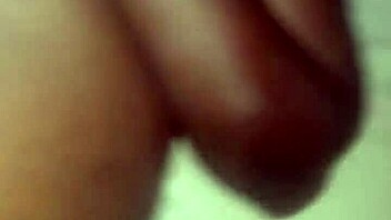 big breasts ebony girl, wanna squeeze and suck these sexy tits hard