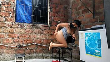 i secretly film neighbor fingering her wet pussy closeup