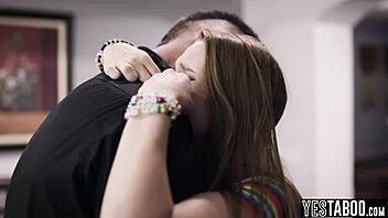 Mature pounds teen lesbian crush hard