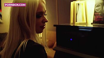 Blonde Chubby Rushes To Piano Orgasm Bliss