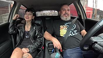 fudendo o rabo da novinha nas ruas de sao paulo with annie clementine