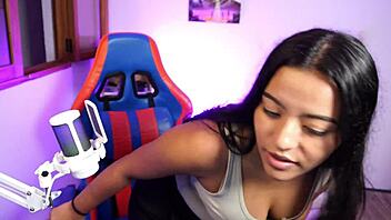 streamer couple fucks live with creampie finish