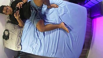 Desperate MILF seeks creampie pregnancy from roof view