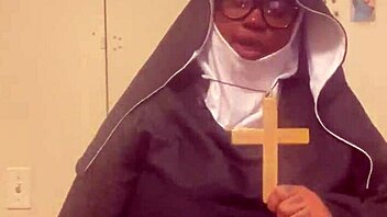 hey nun hazelnut turns up the heat in her halloween habit tonight