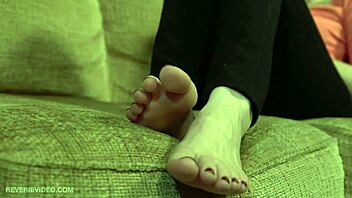 Detailed Foot Fetish Tickle Play