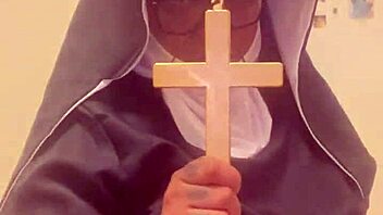 hey nun hazelnut turns up the heat in her halloween habit tonight