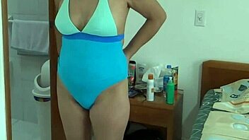 Beautiful mature fingers pussy before beach flashing cocks