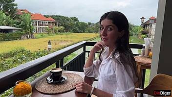 Cum dripping down my face as I devour pizza!