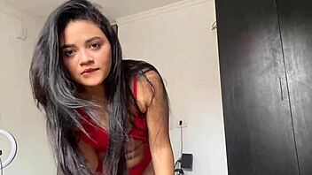 Chupa mi gran polla monstruosa hermanastro y traga toda mi leche caliente