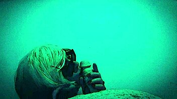 shemale veronica pushes her weekly solo training routine