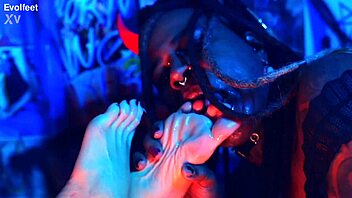 hey check out this femdom goddess demanding foot worship and toe sucking