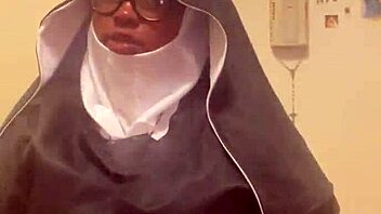 hey nun hazelnut turns up the heat in her halloween habit tonight