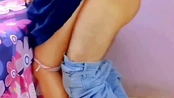 echémelos adentro profe! 😩 mi chochito está apretado y ansioso por verga primera vez 🔥 real casero 💦