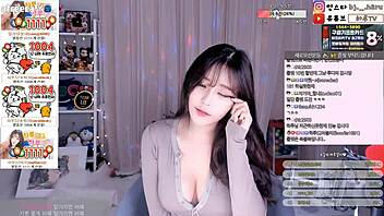 Cute Korean dancer performs interactive routine