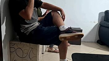 i flashed my dick at dentist and she groped it hard