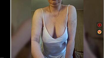 hey, tia lúcia's big nipples bounce as she dances wildly on cam