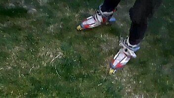 Paid coach skating lesson hides wet cunnilingus fun