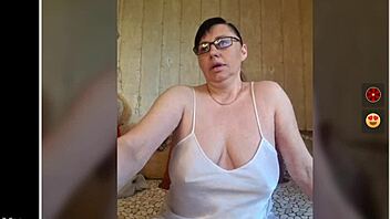hey, tia lúcia's big nipples bounce as she dances wildly on cam