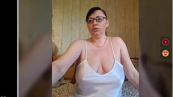 hey, tia lúcia's big nipples bounce as she dances wildly on cam