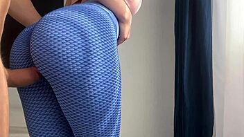 guy humps my big ass leggings gym grind cumshot!