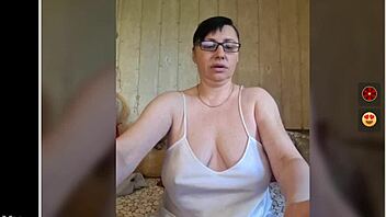 hey, tia lúcia's big nipples bounce as she dances wildly on cam