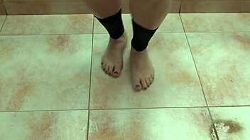 Sexy dancers tease with their perfect feet moves?