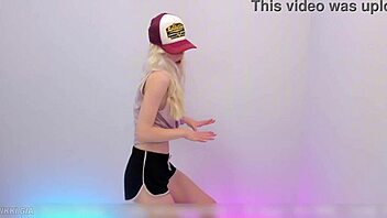 Skinny blonde dances sexy in tiny shorts shaking ass