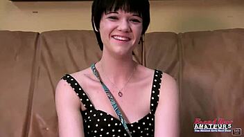 short-haired cutie cora rims ass and sucks juicy cock