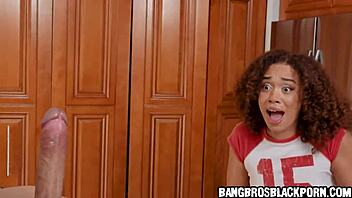 johnny obsesses over ebony teen's perfect ass 🍑😍