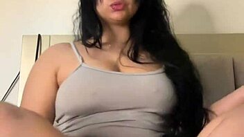 curvy latina gives first-time foot fetish massage in 4k 👣💋✨