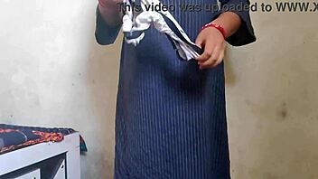 Desi Indian woman pisses outdoors in public video compilation