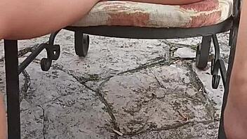 Voyeur milf shaves pussy on holiday